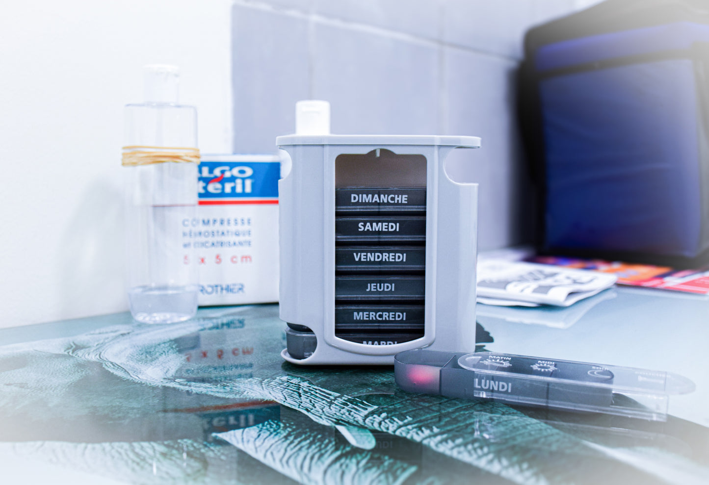 PILULIER SEMAINIER 4 PRISES (TOWER) Français